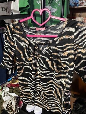 Liz Claiborne Black Zebra-Print Short Sleeve Blouse